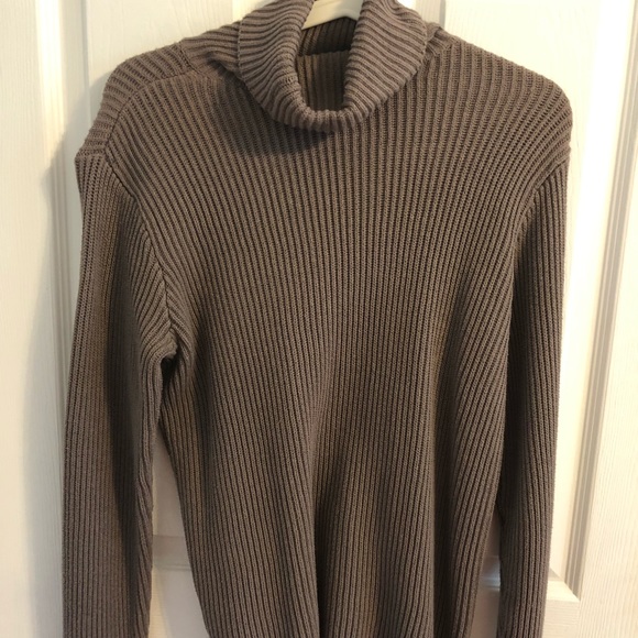 H&M Taupe Turtleneck - Picture 1 of 1